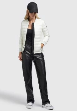 Khujo Maude Shiny - Chaqueta Bomber Cremeweiß para Mujer -Khujo Ventas 79b05c9edfb44817bd9fe493545ac96a