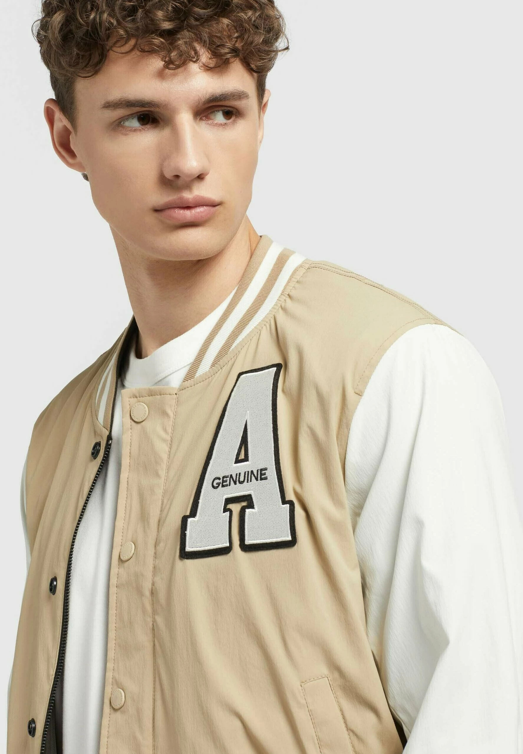 Khujo Velo - Chaqueta Bomber para Hombre - Negro y Beige 7 Khujo Velo - Chaqueta Bomber para Hombre - Negro y Beige - Imagen 5